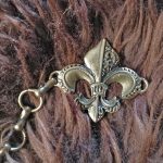 Fleur de Lys Fell oder Umhangschliesse – Bild 2