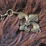 Fleur de Lys Fell oder Umhangschliesse – Bild 4