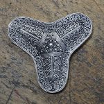 Kleeblattfibel versilbert