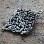Gewandschliesse Keltisch silberfarben
