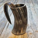 Horn Becher schlicht dunkel – Bild 3