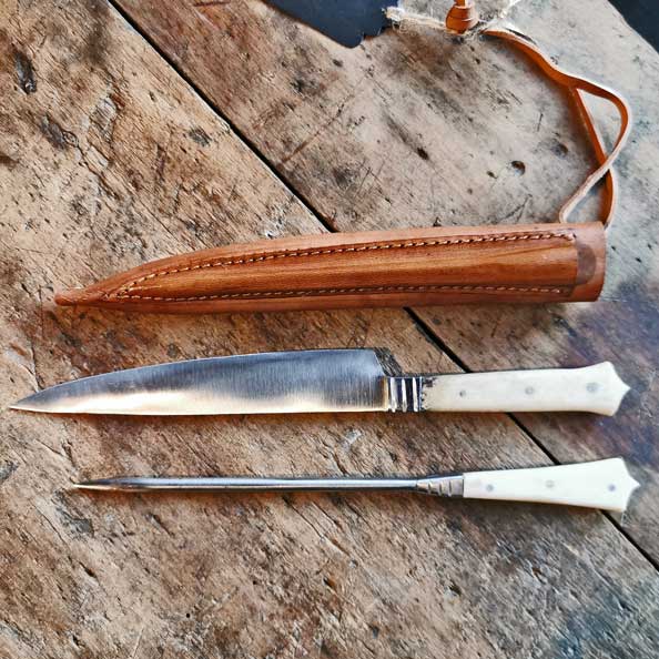 s414329983377326361_p3220_i14_w594.jpeg Messer Pfriem Set in Scheide Beingriff – Bild 1