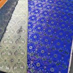 Seide mit Pferdemotiven