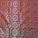 Seide mit Runden Medaillons – Bild 2