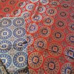 Seide mit Runden Medaillons – Bild 3