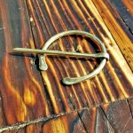 Fibel mit flachem Ende