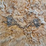 Eule Fell oder Umhangschliesse