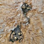 Wolf Fell oder Umhangschliesse – Bild 7