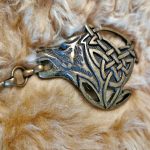 Wolf Fell oder Umhangschliesse – Bild 8