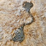 Wolf Fell oder Umhangschliesse – Bild 9