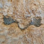 Wolf Fell oder Umhangschliesse