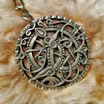 Schlangennest Fell oder Umhangschliesse – Bild 2