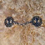 Kleiner Weltenbaum Fell oder Umhangschliesse – Bild 4
