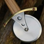 Pizzaroller mit Schwertgriff – Bild 2