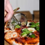 Pizzaroller mit Schwertgriff – Bild 4