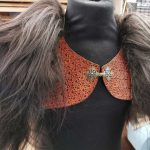 Schulterfell mit Schliesse Hand Made von SchwarzeSegel