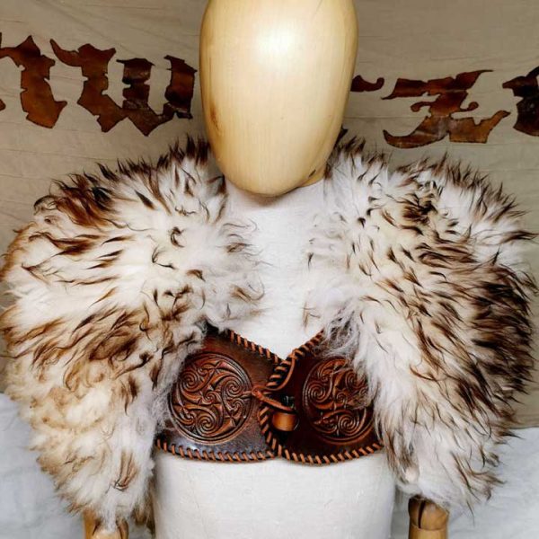 Schulterfell mit Schliesse Hand Made von SchwarzeSegel – Bild 3